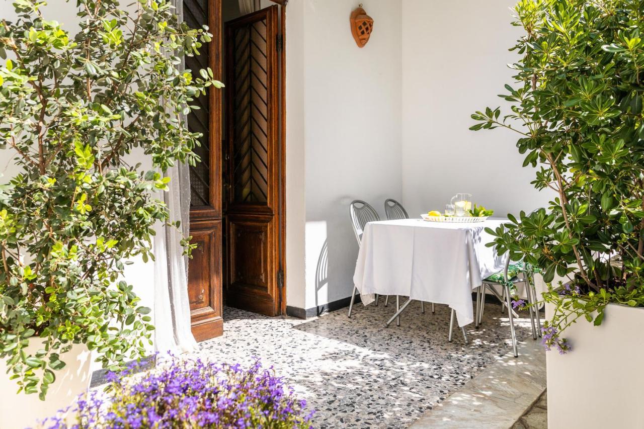 Marina Appartement San Bartolomeo Al Mare Buitenkant foto