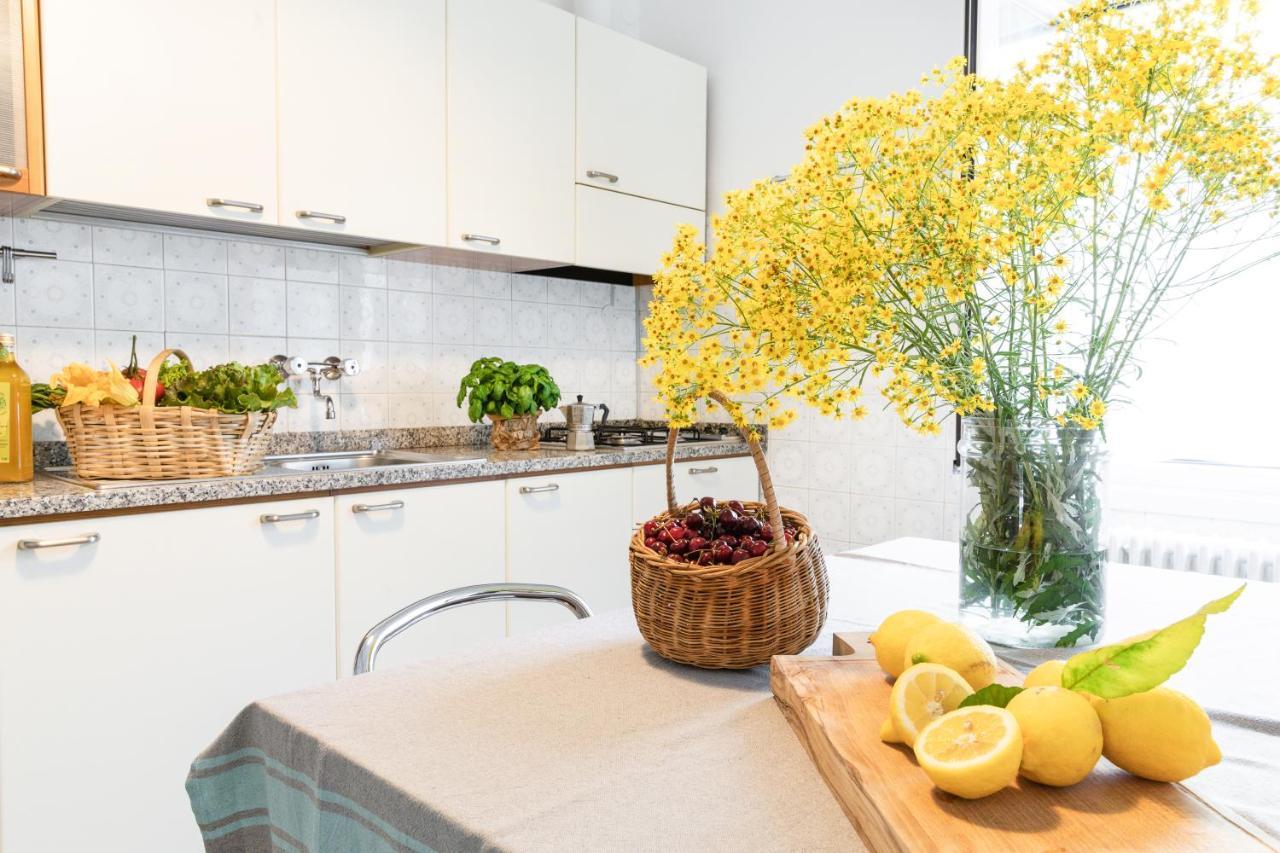 Marina Appartement San Bartolomeo Al Mare Buitenkant foto